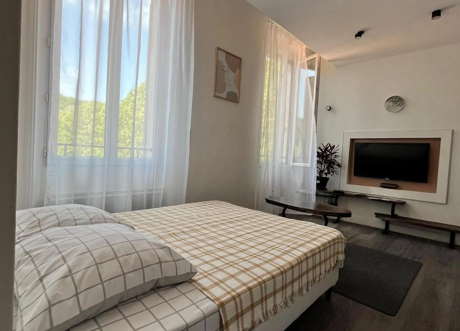 Studio Lumineux Avec Belle Vue Salernes France